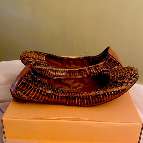 Tory Burch Python Snake Logo Flats - Picture 12 of 16